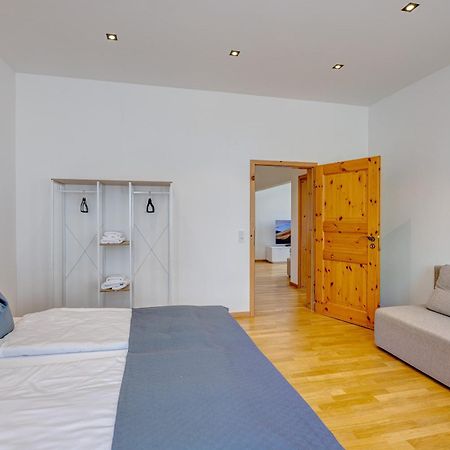 Kaza Guesthouse, Centrally Located 2 & 3 Bedroom Apartments In Augsburg Zewnętrze zdjęcie