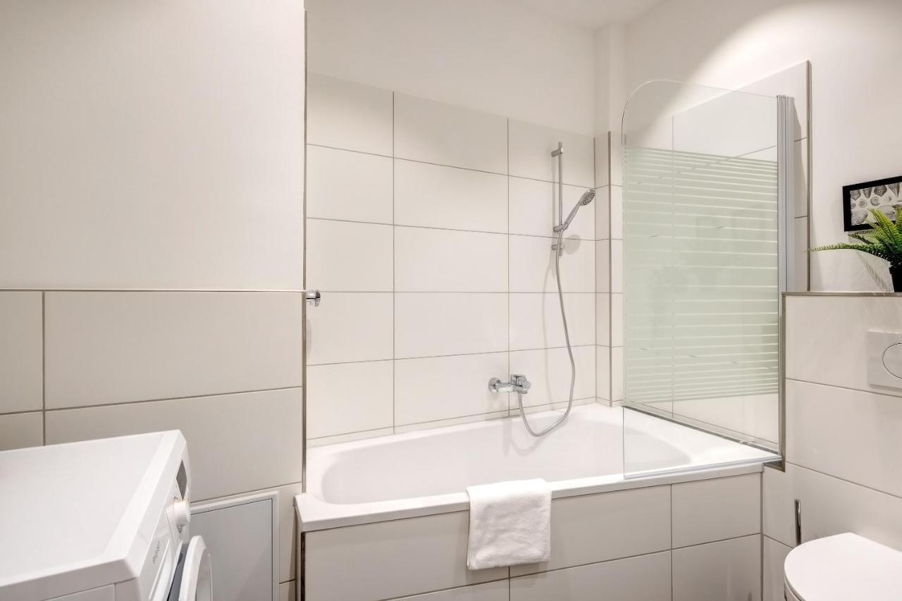 Kaza Guesthouse, Centrally Located 2 & 3 Bedroom Apartments In Augsburg Zewnętrze zdjęcie
