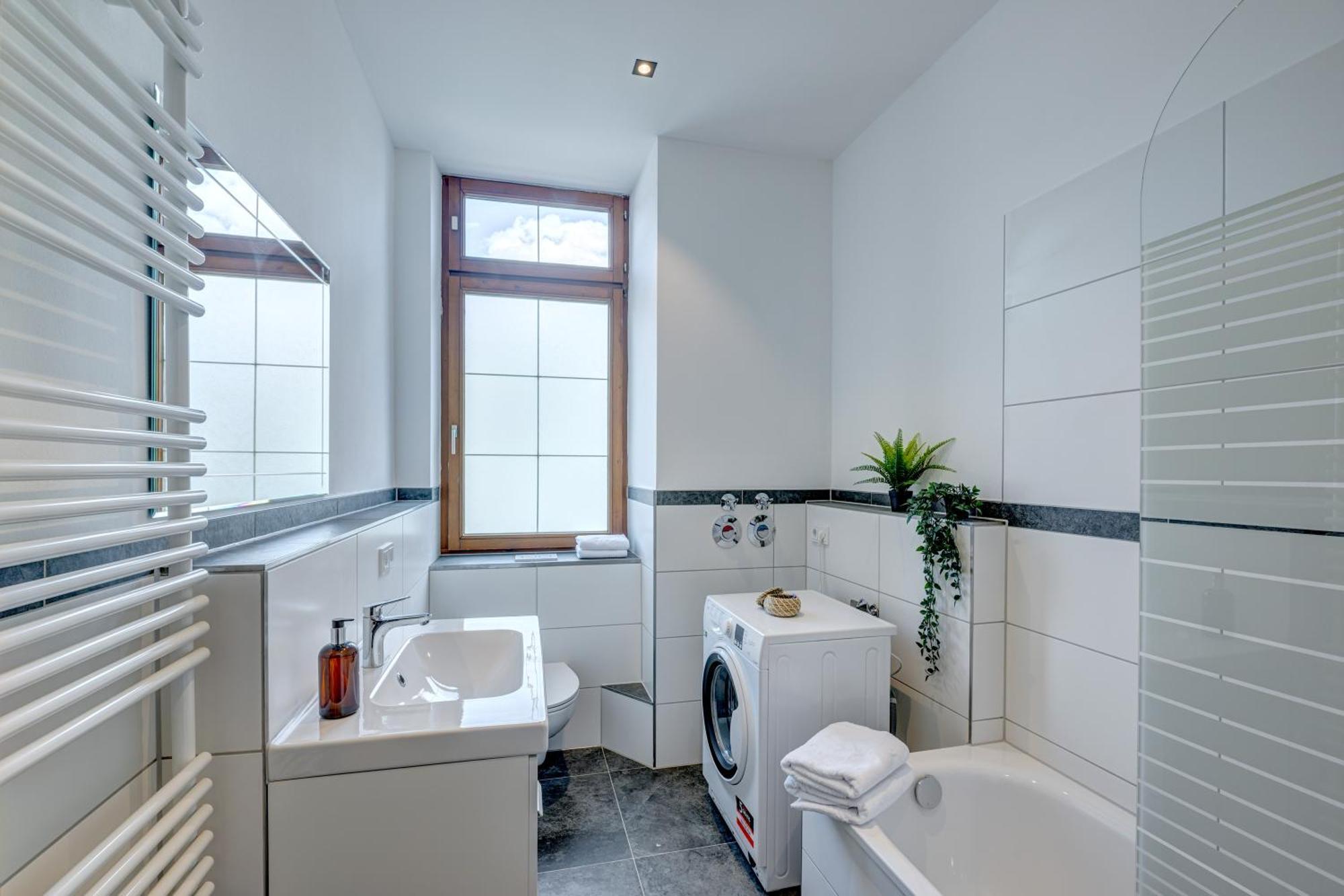Kaza Guesthouse, Centrally Located 2 & 3 Bedroom Apartments In Augsburg Zewnętrze zdjęcie