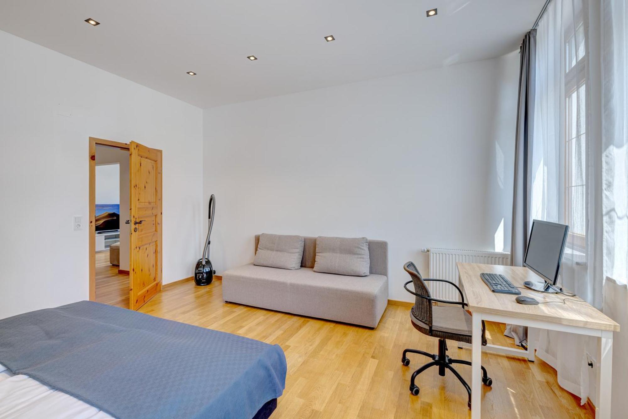 Kaza Guesthouse, Centrally Located 2 & 3 Bedroom Apartments In Augsburg Zewnętrze zdjęcie