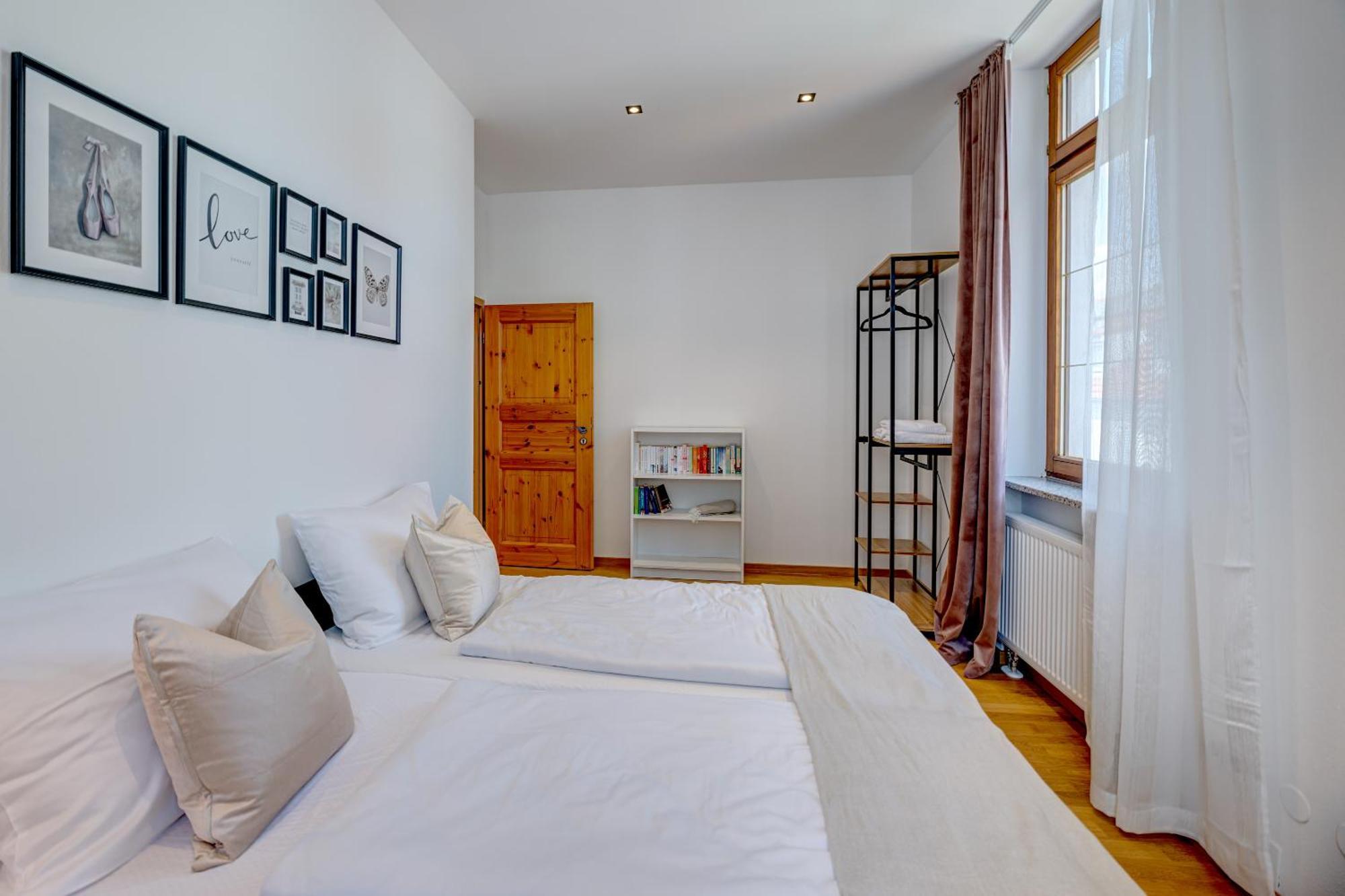 Kaza Guesthouse, Centrally Located 2 & 3 Bedroom Apartments In Augsburg Zewnętrze zdjęcie